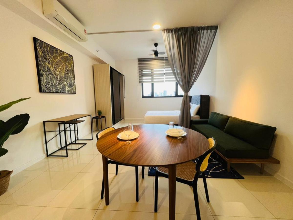 Chambers Serviced Suites Klcc By Cozy Stay كوالالمبور المظهر الخارجي الصورة
