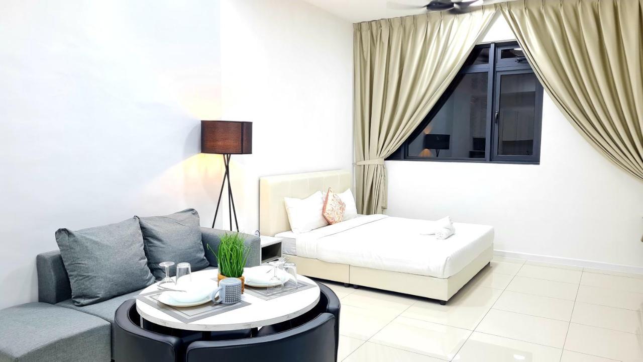 Chambers Serviced Suites Klcc By Cozy Stay كوالالمبور المظهر الخارجي الصورة